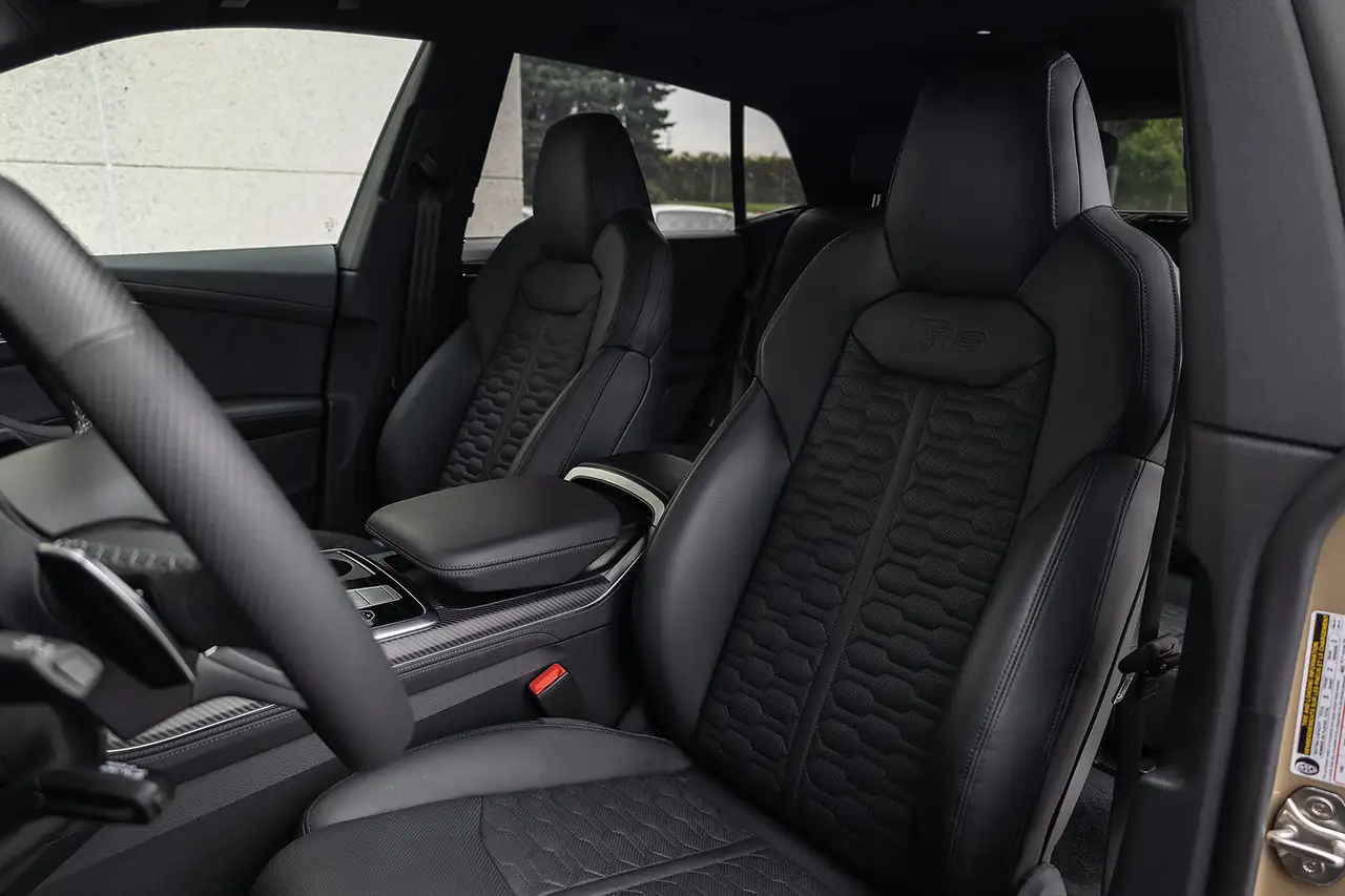 Audi RS Q8 - Image 16