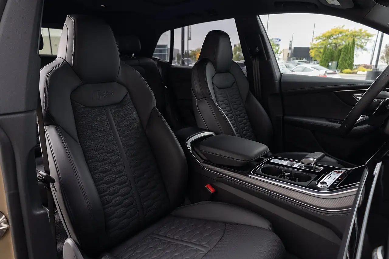 Audi RS Q8 - Image 17