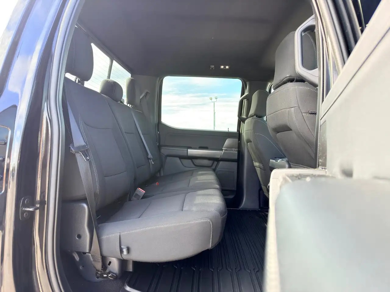 Ford F-150 - Image 26