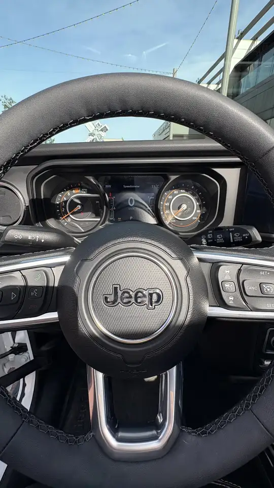 Jeep Wrangler - Image 13