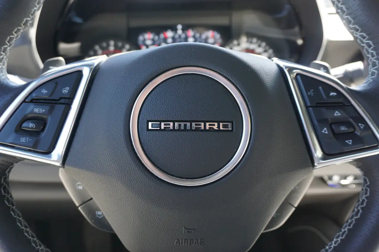 Chevrolet Camaro - Image 15