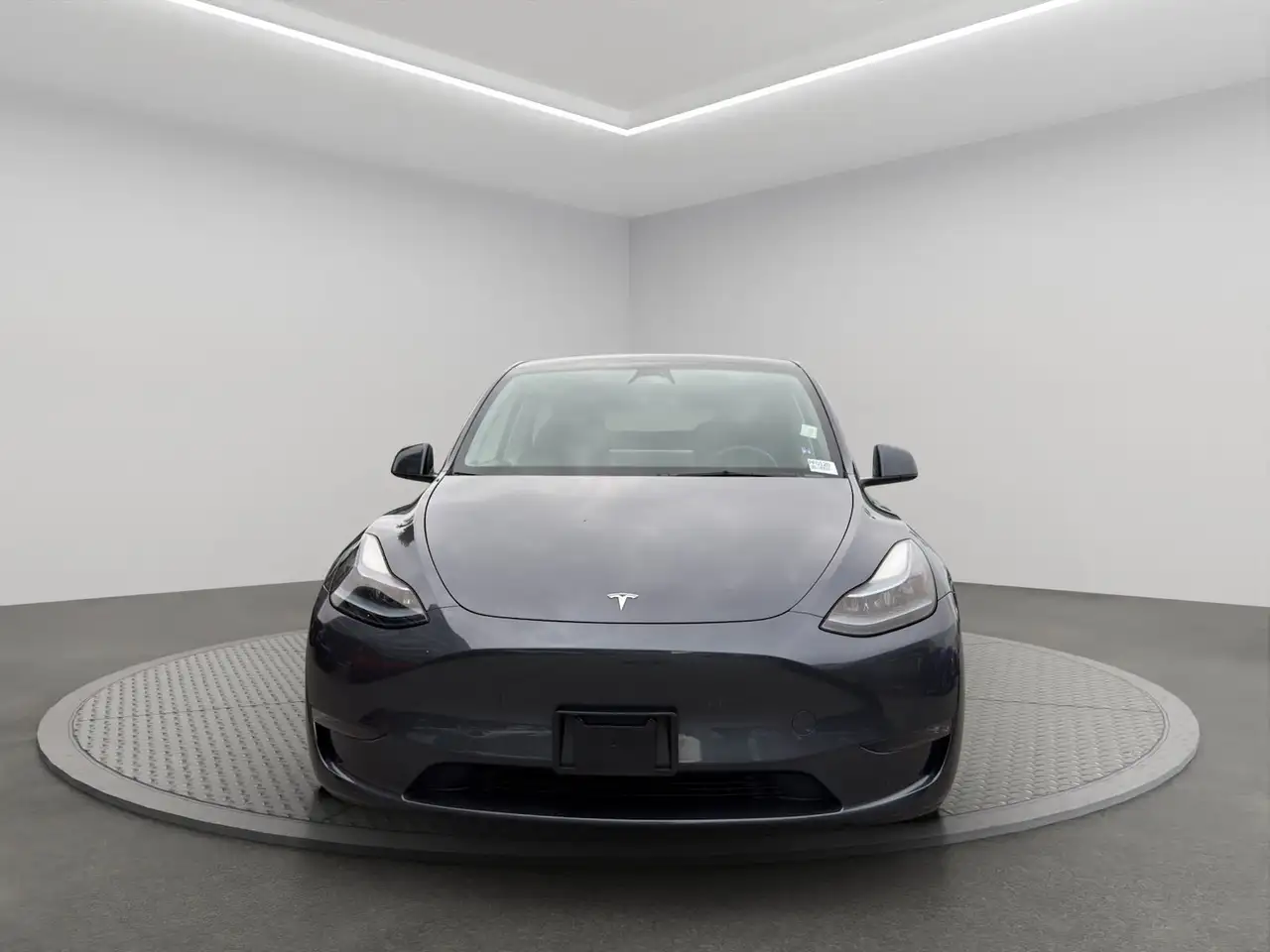 Tesla Model Y - Image 2