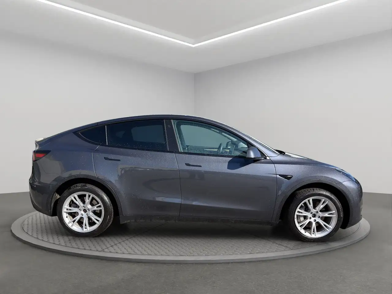 Tesla Model Y - Image 24
