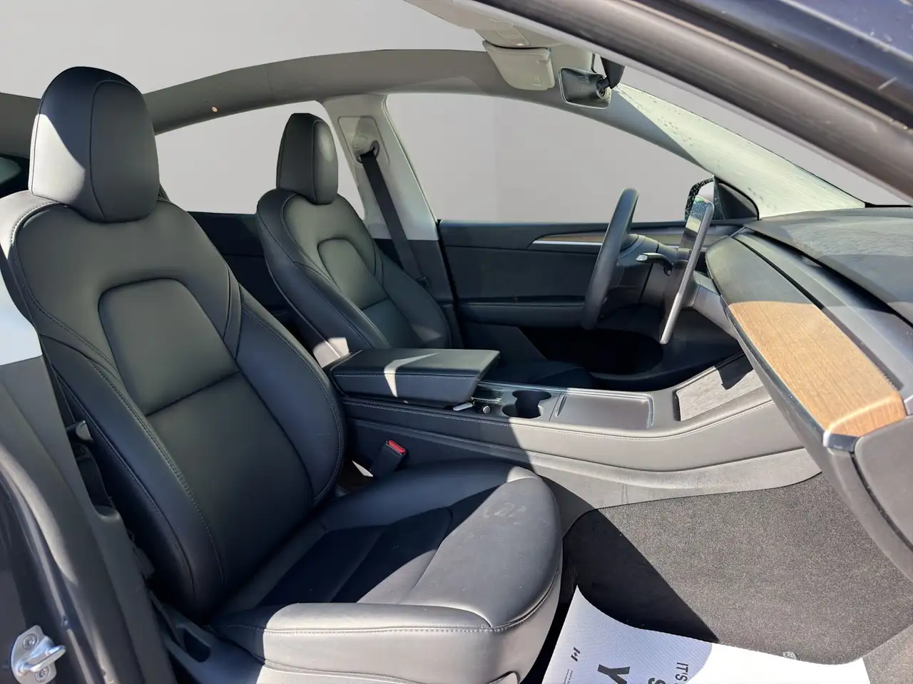 Tesla Model Y - Image 38