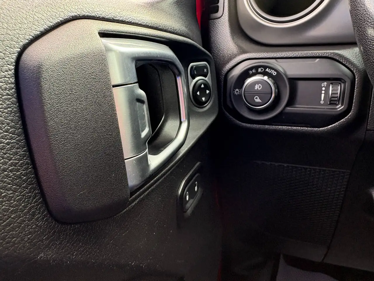 Jeep Gladiator - Image 13
