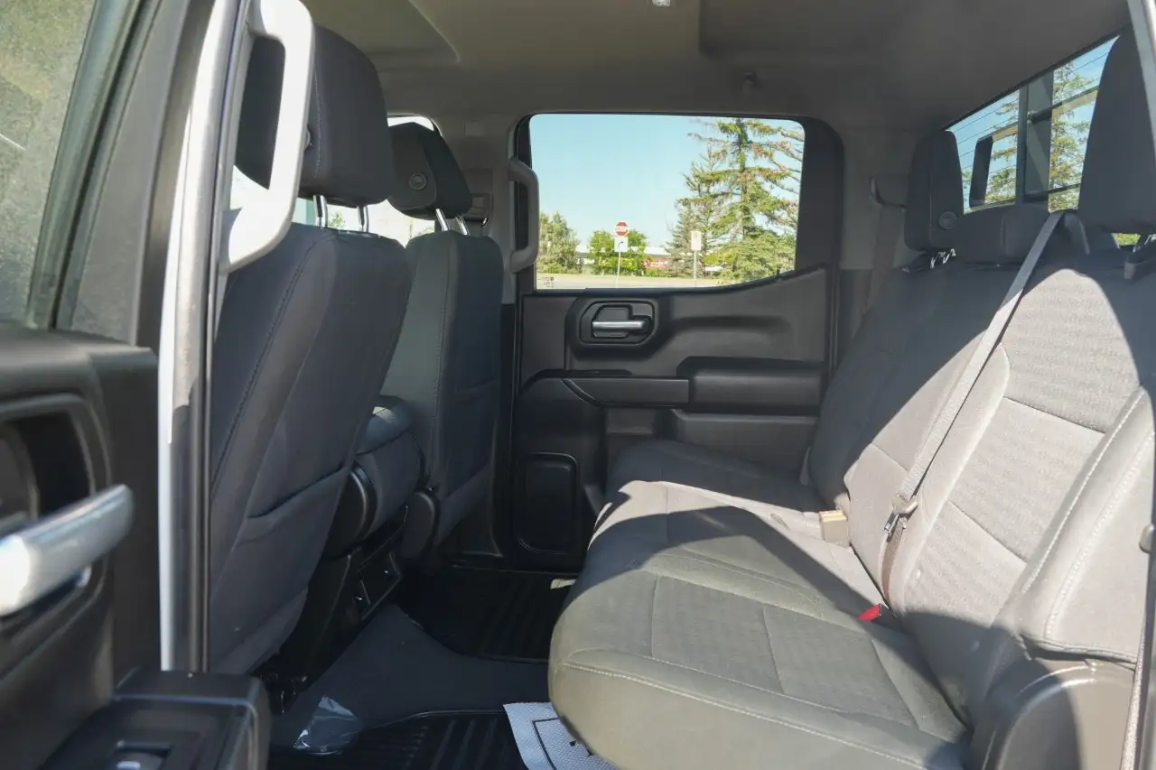 Chevrolet Silverado 1500 - Image 16