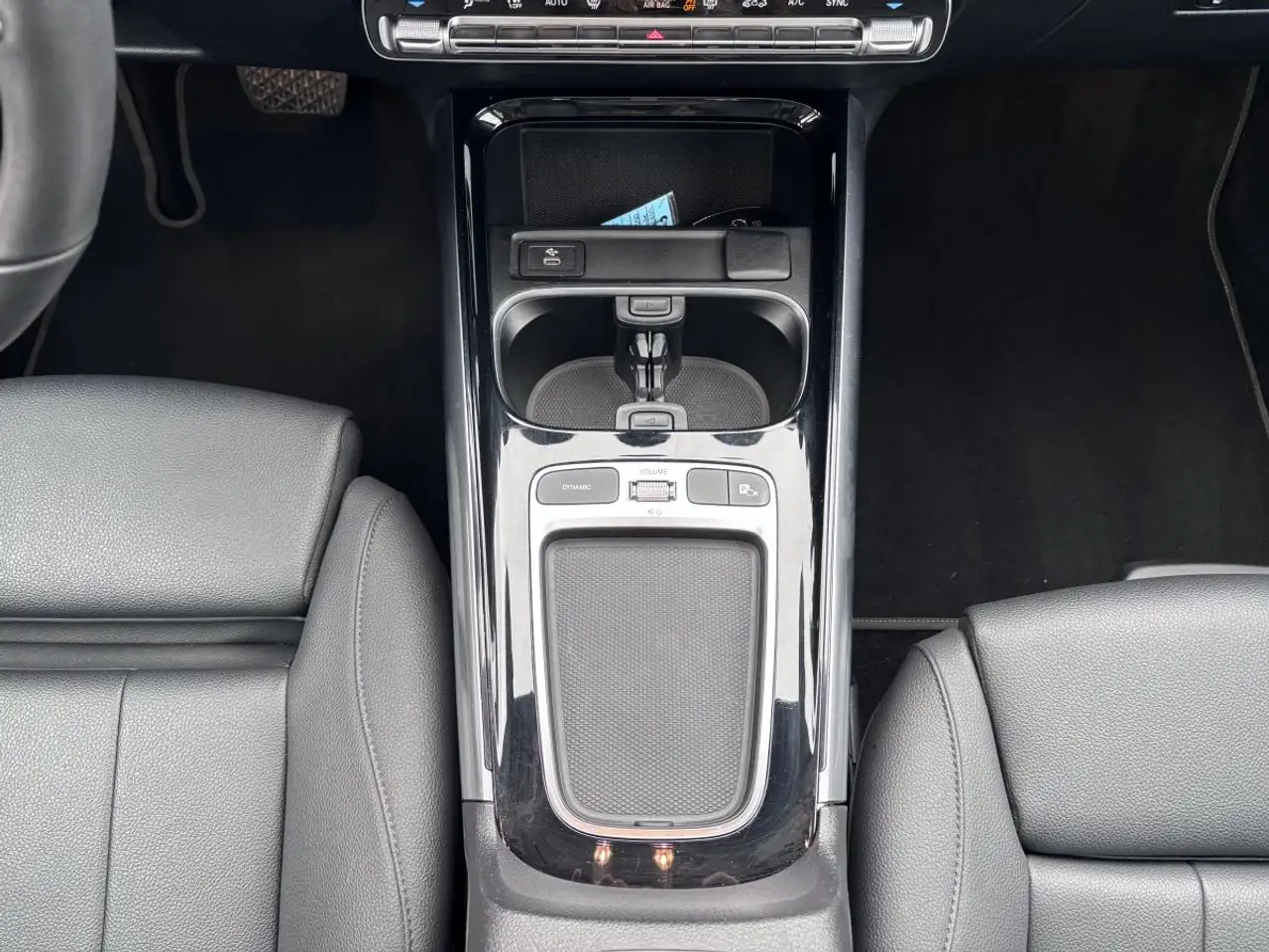 Mercedes-Benz GLA - Image 18