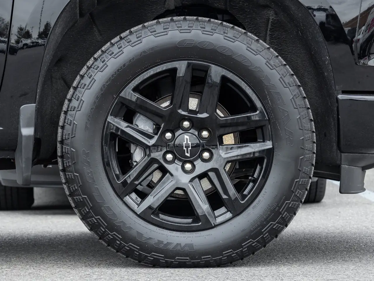 Chevrolet Silverado 1500 - Image 4