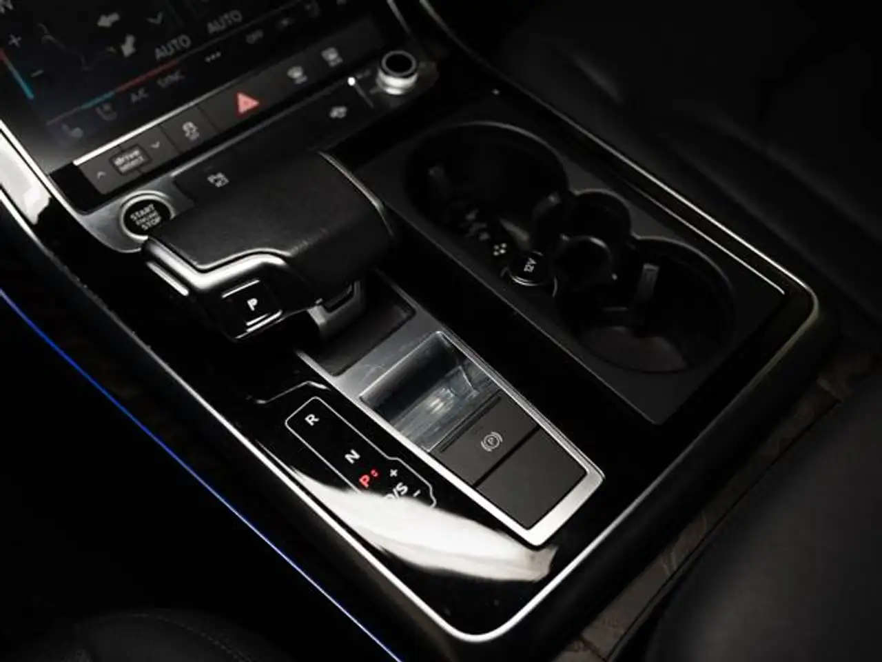 Audi Q7 - Image 20
