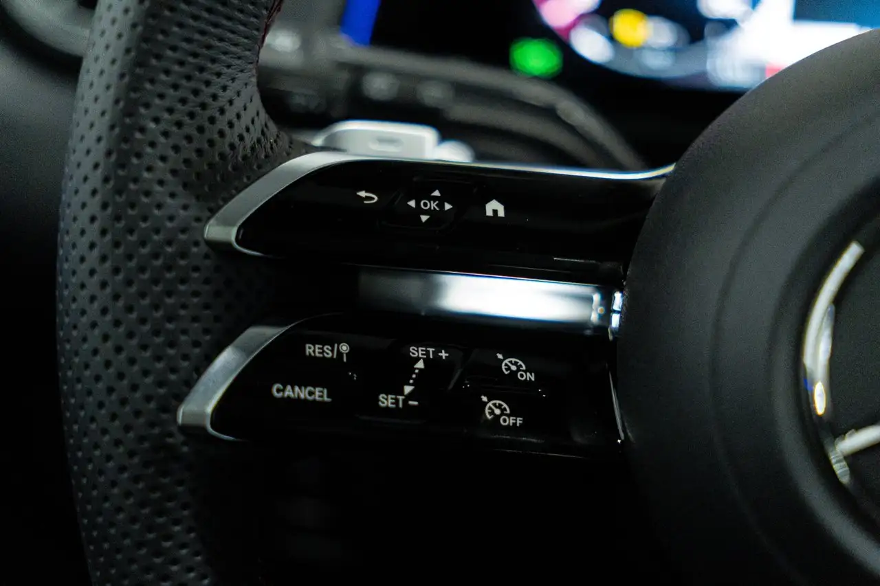 Mercedes-Benz GLB - Image 11