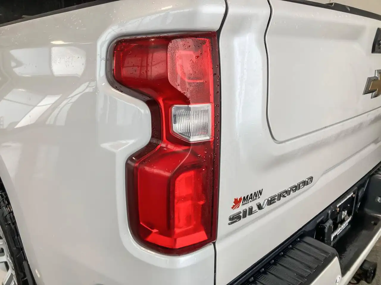 Chevrolet Silverado 1500 - Image 16