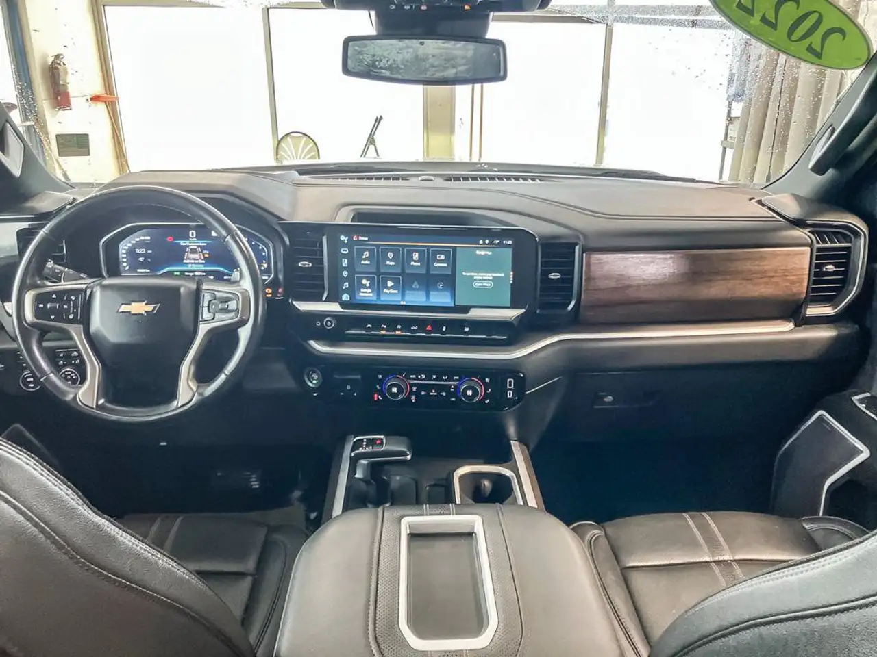 Chevrolet Silverado 1500 - Image 29