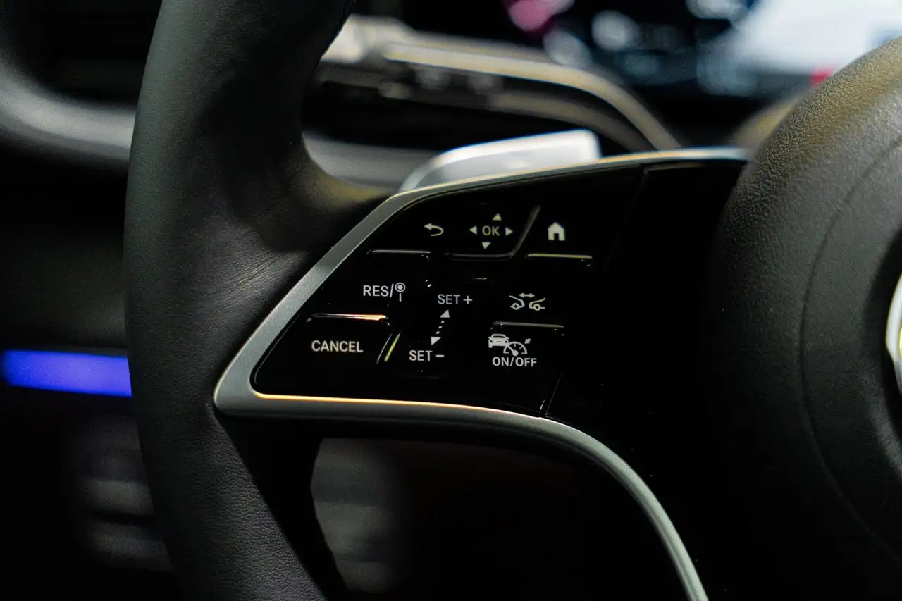 Mercedes-Benz GLE - Image 11