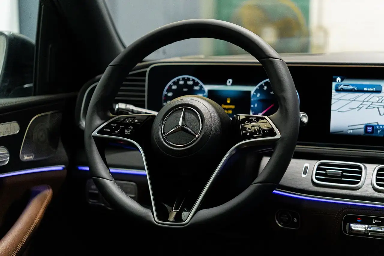 Mercedes-Benz GLE - Image 19