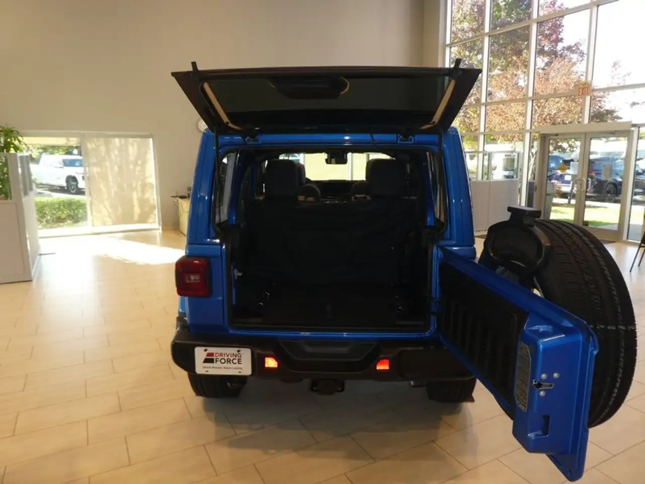 Jeep Wrangler - Image 9