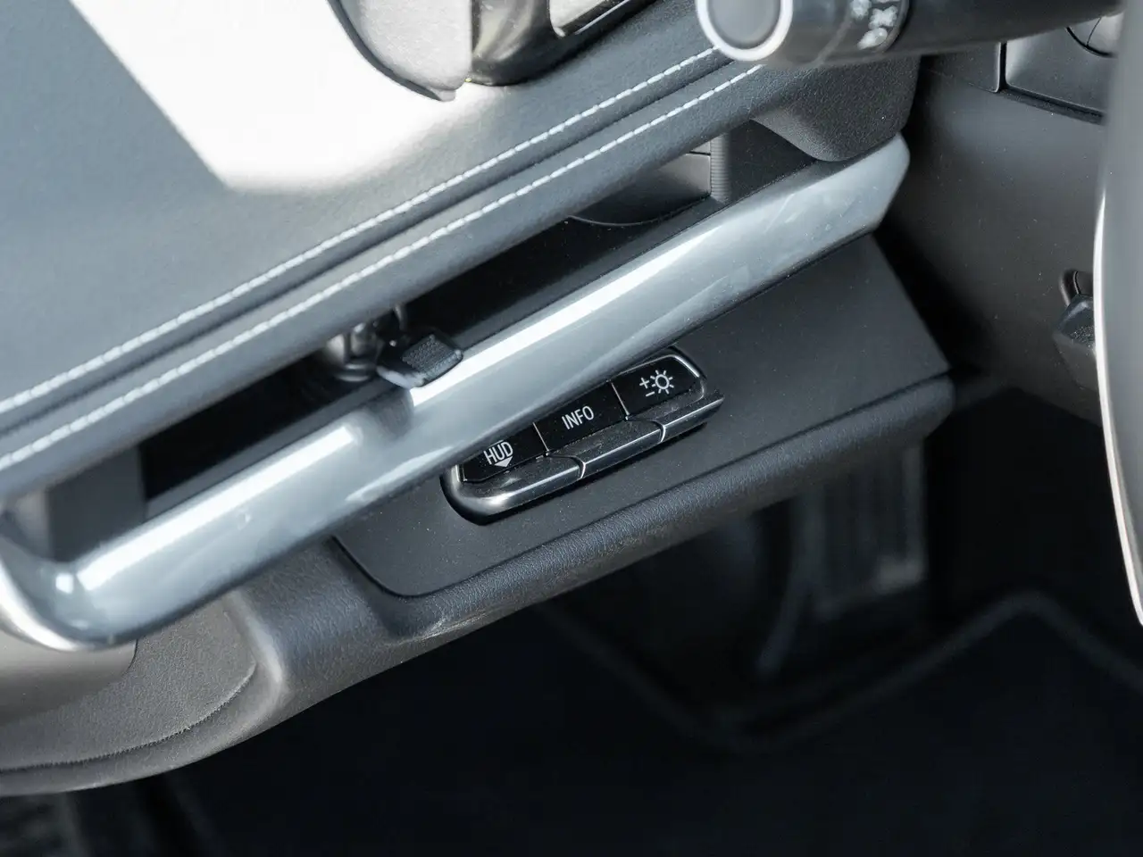Chevrolet Corvette - Image 30