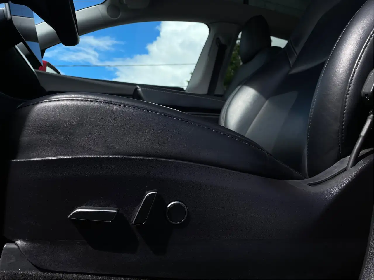 Tesla Model Y - Image 27