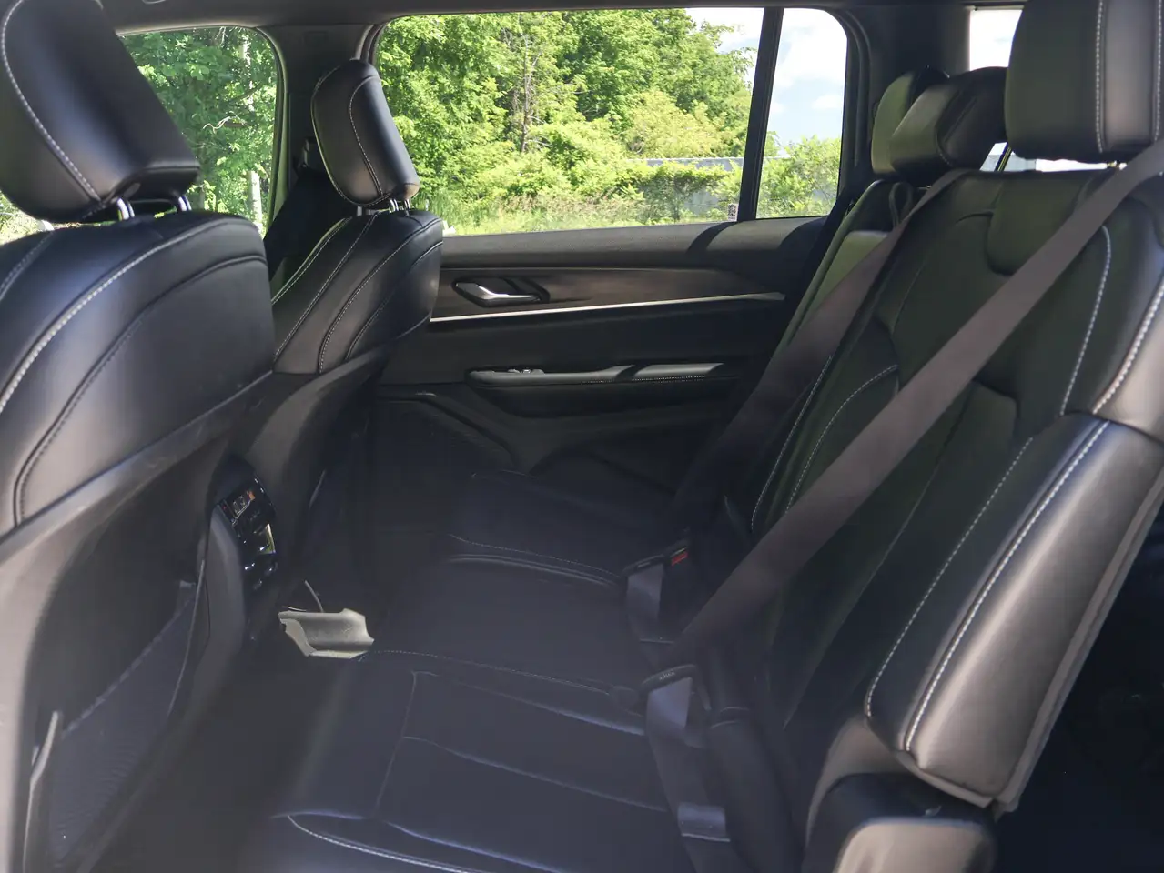 Jeep Grand Cherokee - Image 24