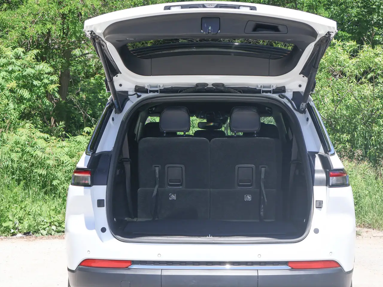 Jeep Grand Cherokee - Image 15
