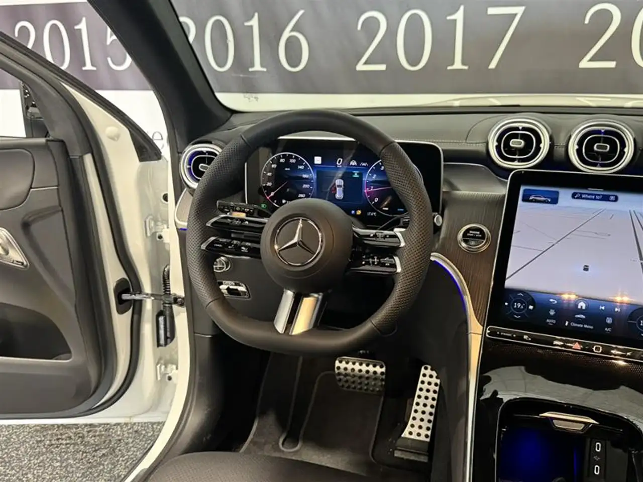 Mercedes-Benz GLC - Image 22
