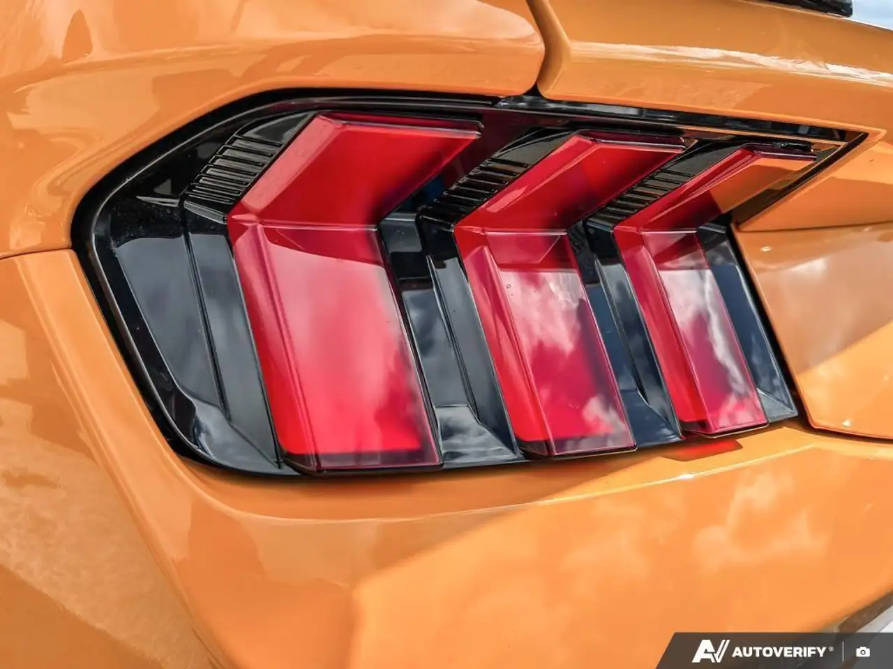 Ford Mustang - Image 10