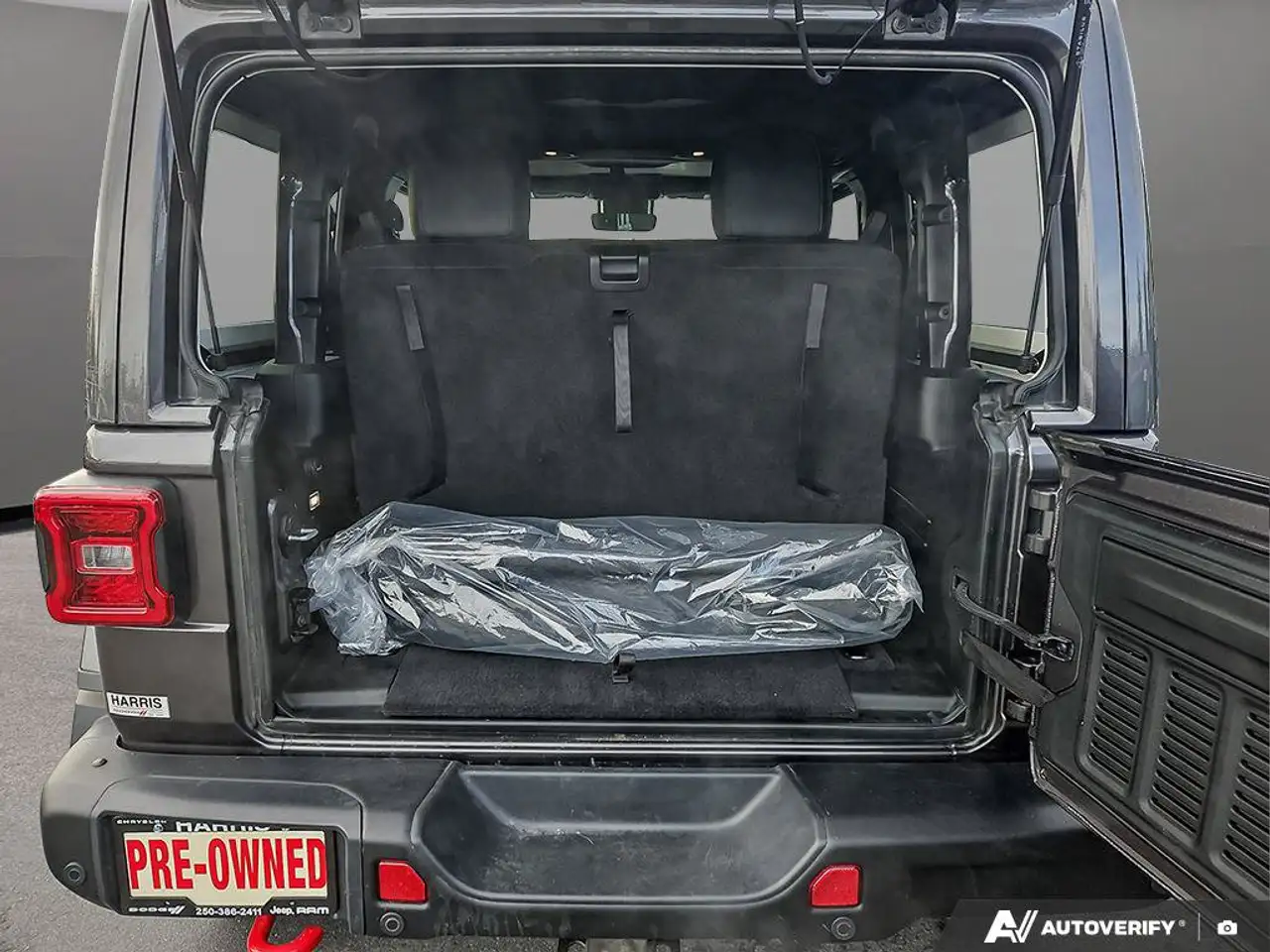 Jeep Wrangler - Image 12