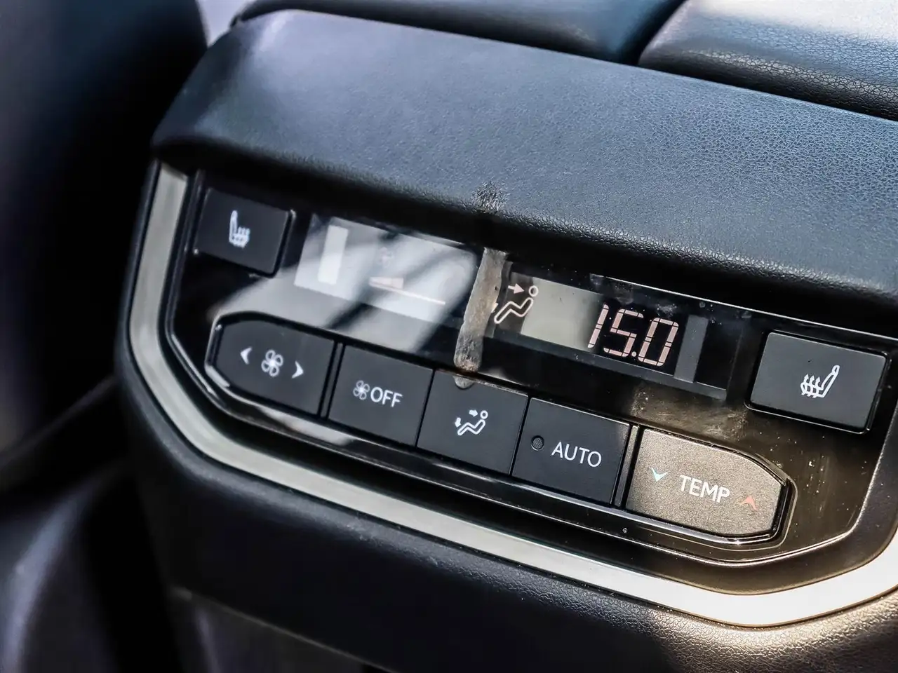 Lexus TX - Image 16
