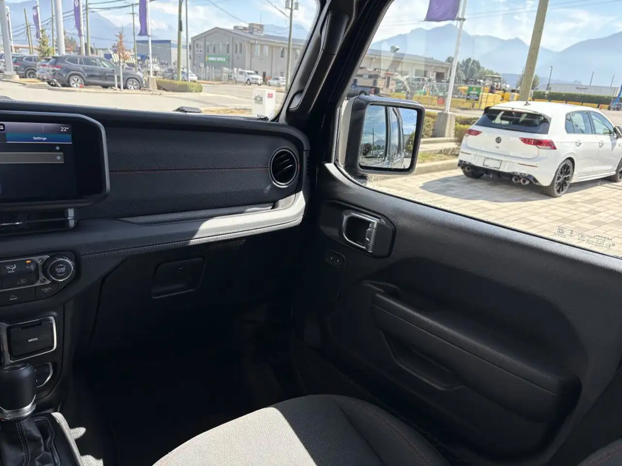 Jeep Wrangler - Image 10