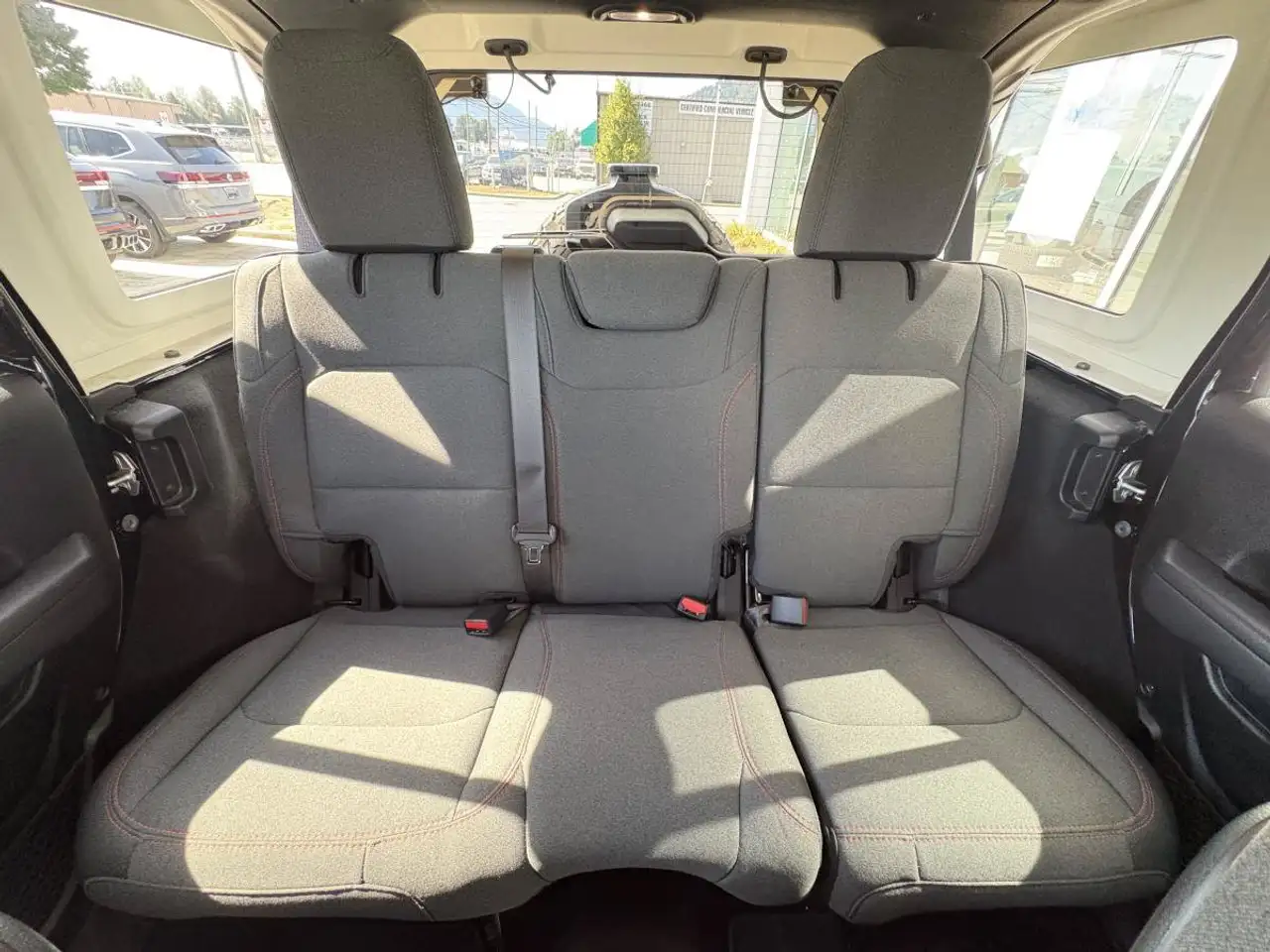 Jeep Wrangler - Image 12