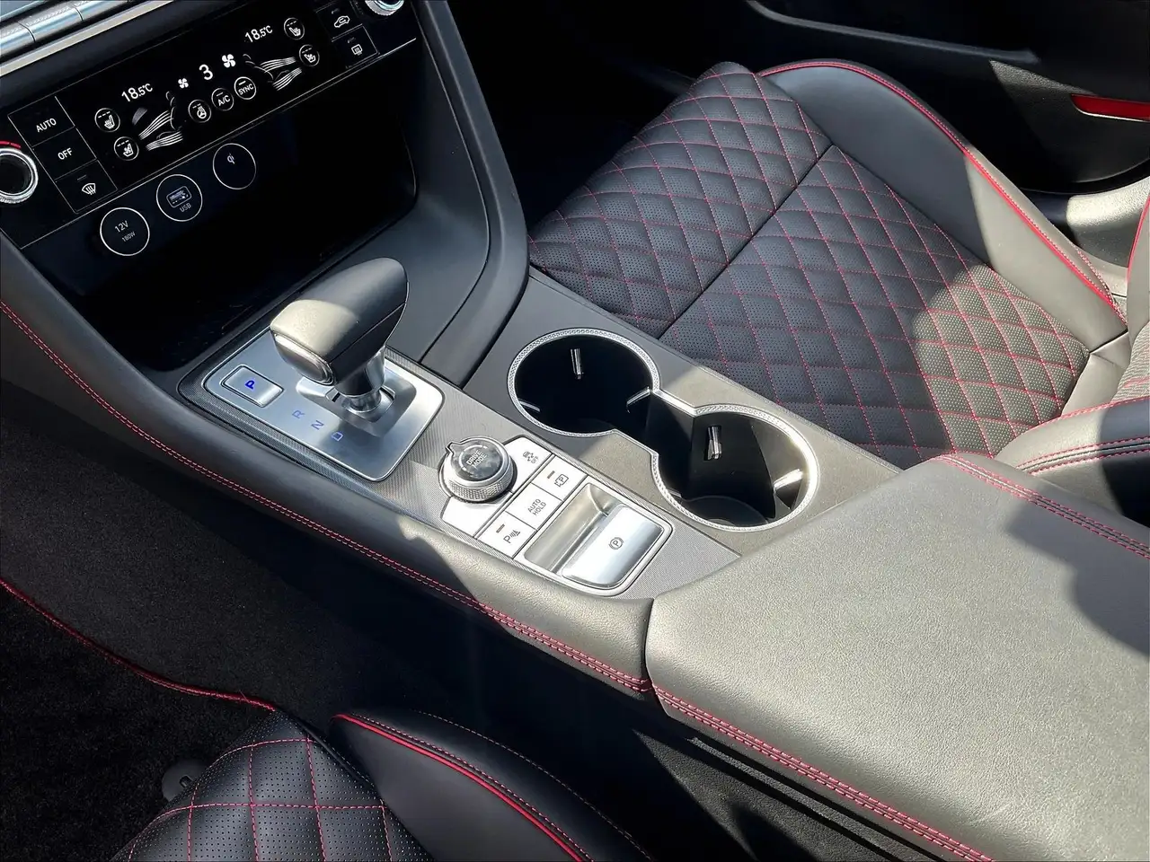 Genesis G70 - Image 20