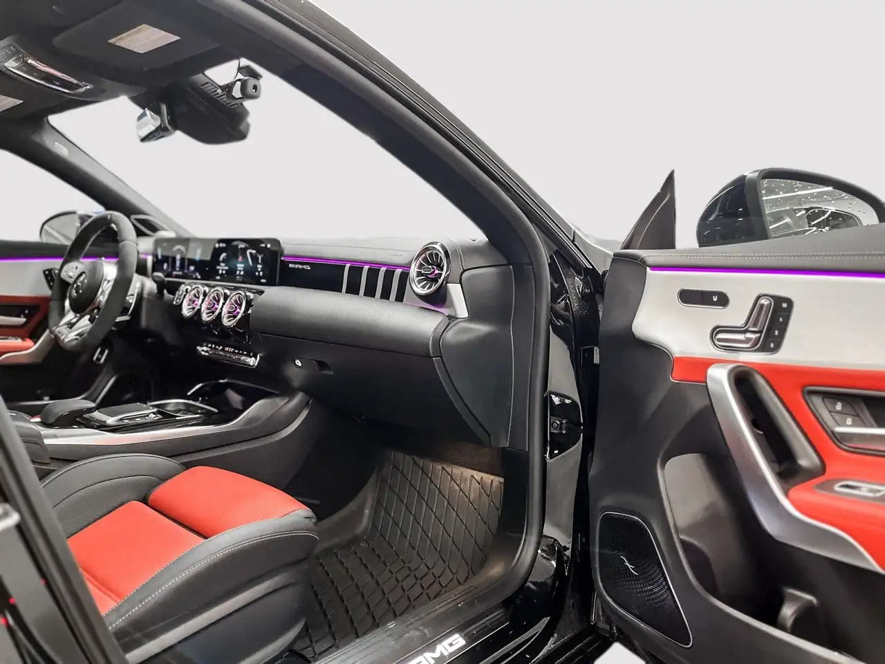 Mercedes-Benz CLA - Image 22