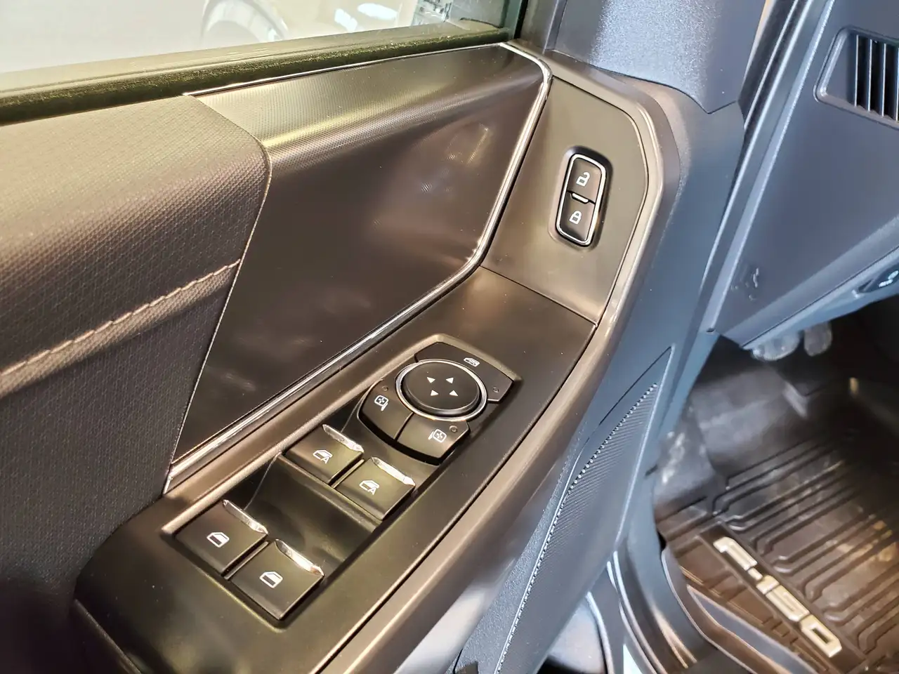 Ford F-150 - Image 20