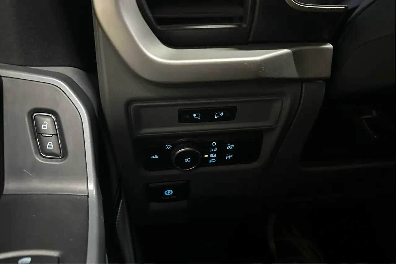 Ford F-150 - Image 18