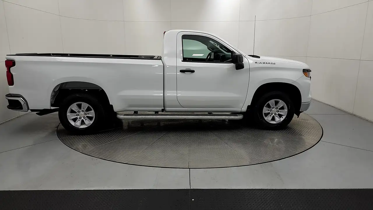 Chevrolet Silverado 1500 - Image 9