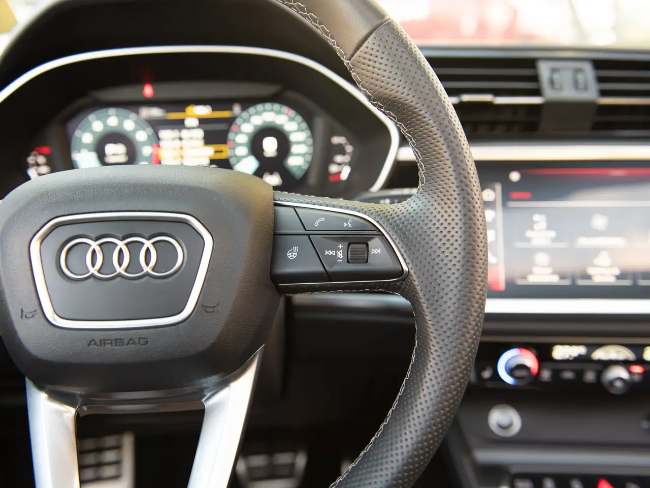 Audi Q3 - Image 22