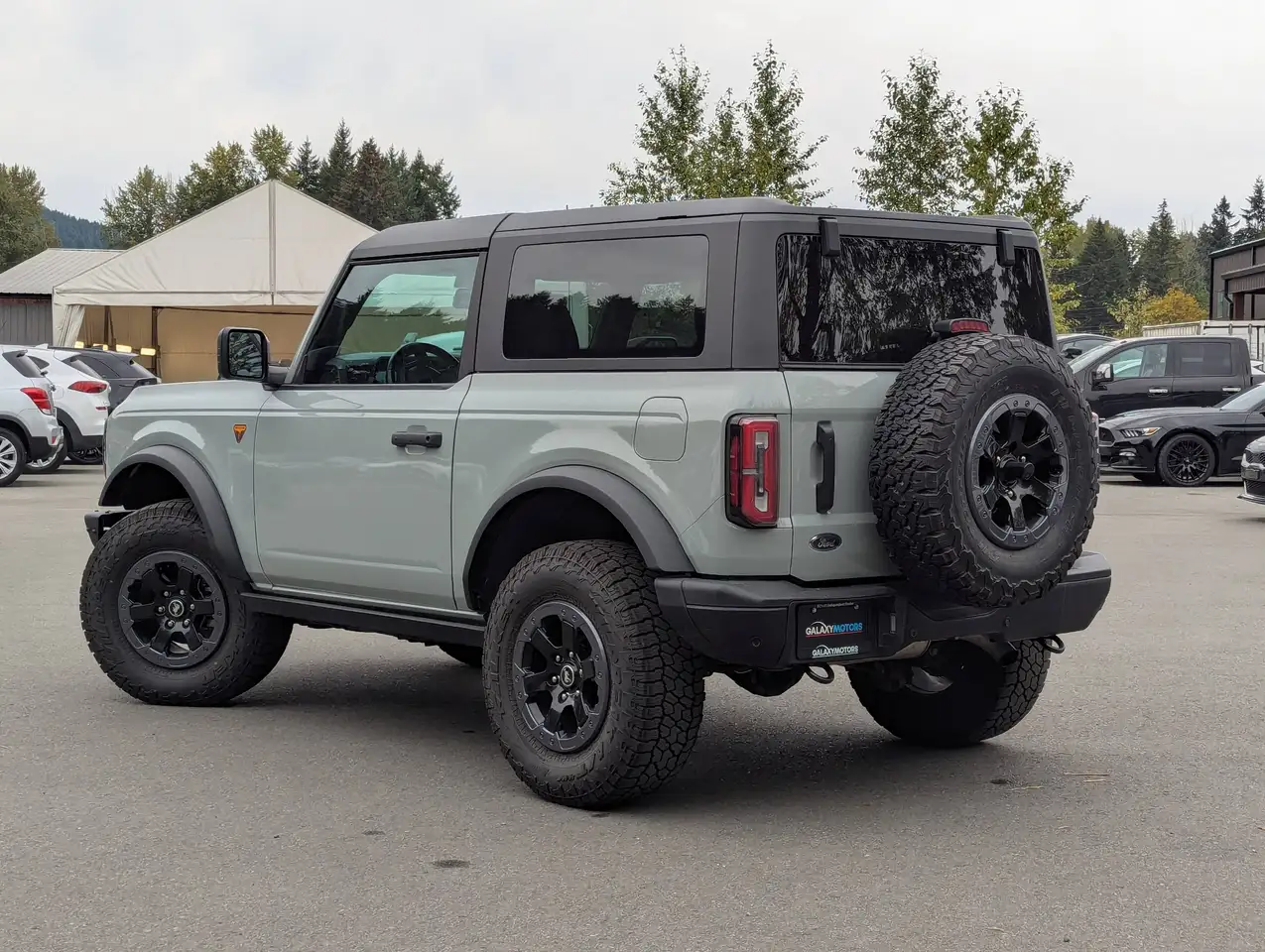 Ford Bronco - Image 9