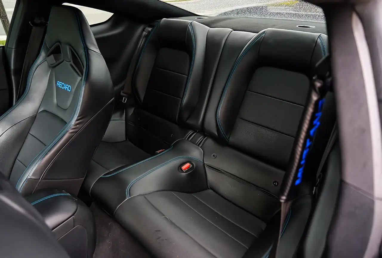 Ford Mustang - Image 28