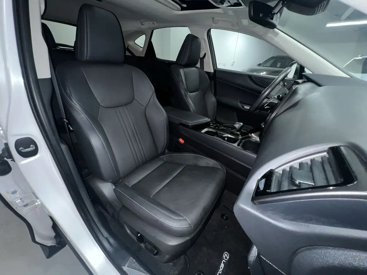 Lexus NX - Image 23