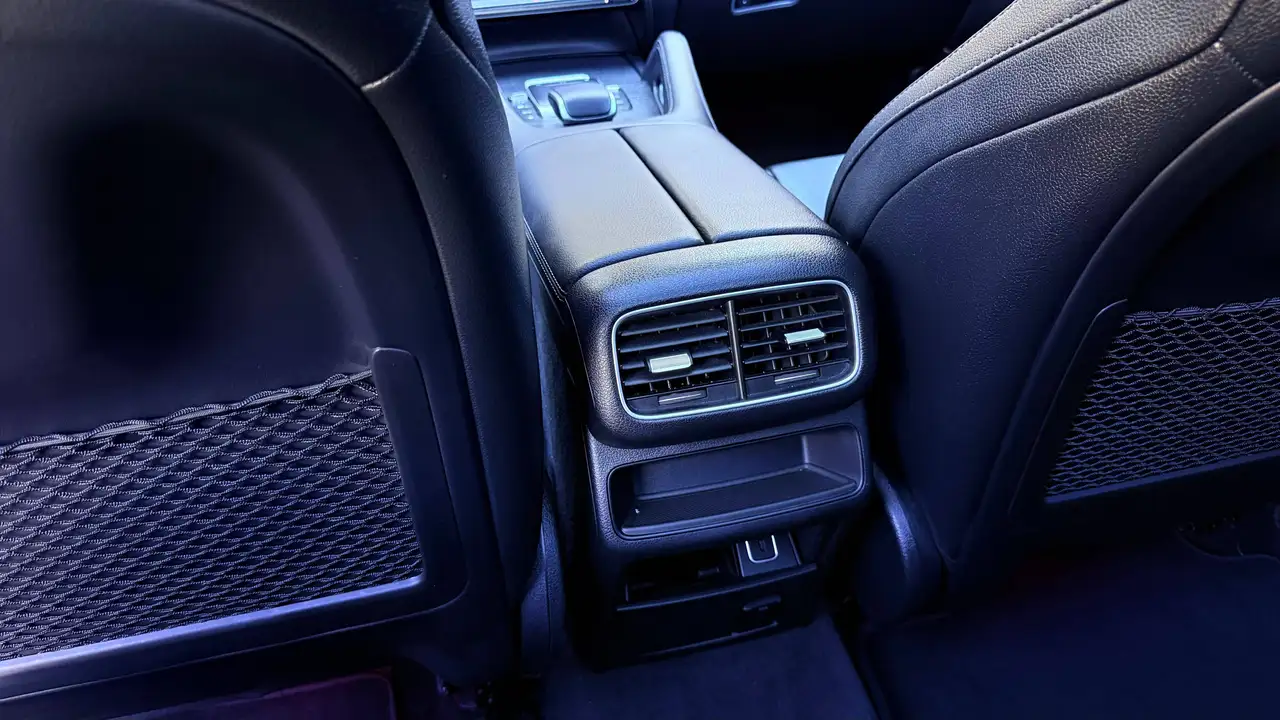 Mercedes-Benz GLE - Image 22