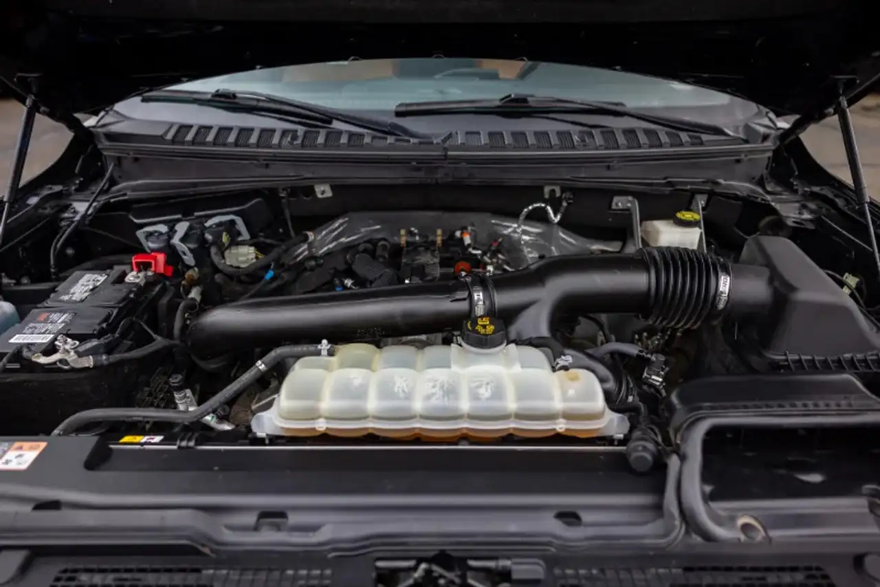 Ford Expedition - Image 7