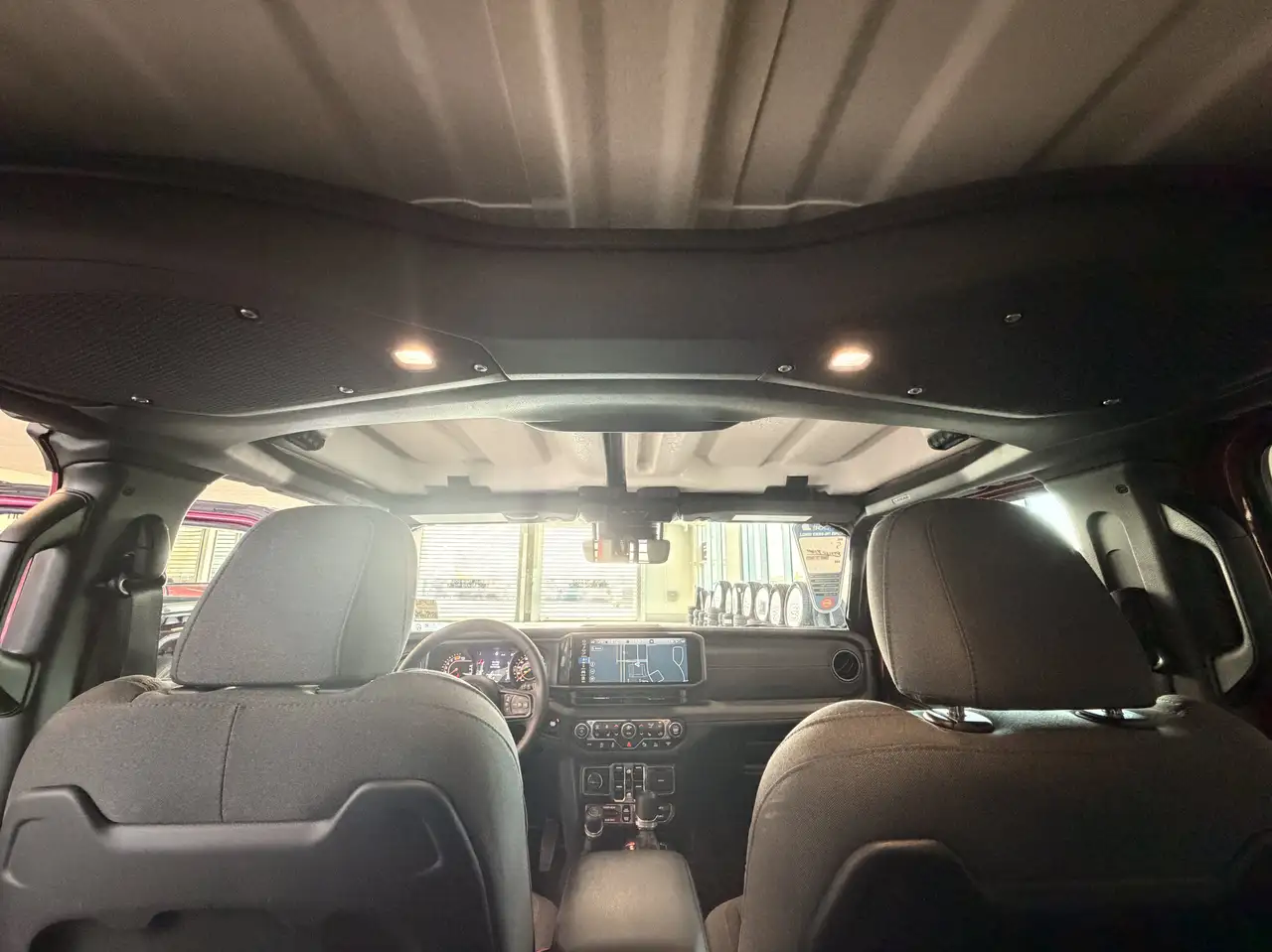 Jeep Wrangler - Image 28