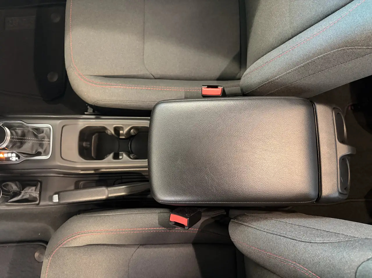 Jeep Wrangler - Image 19