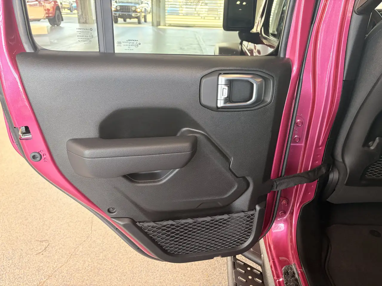 Jeep Wrangler - Image 23