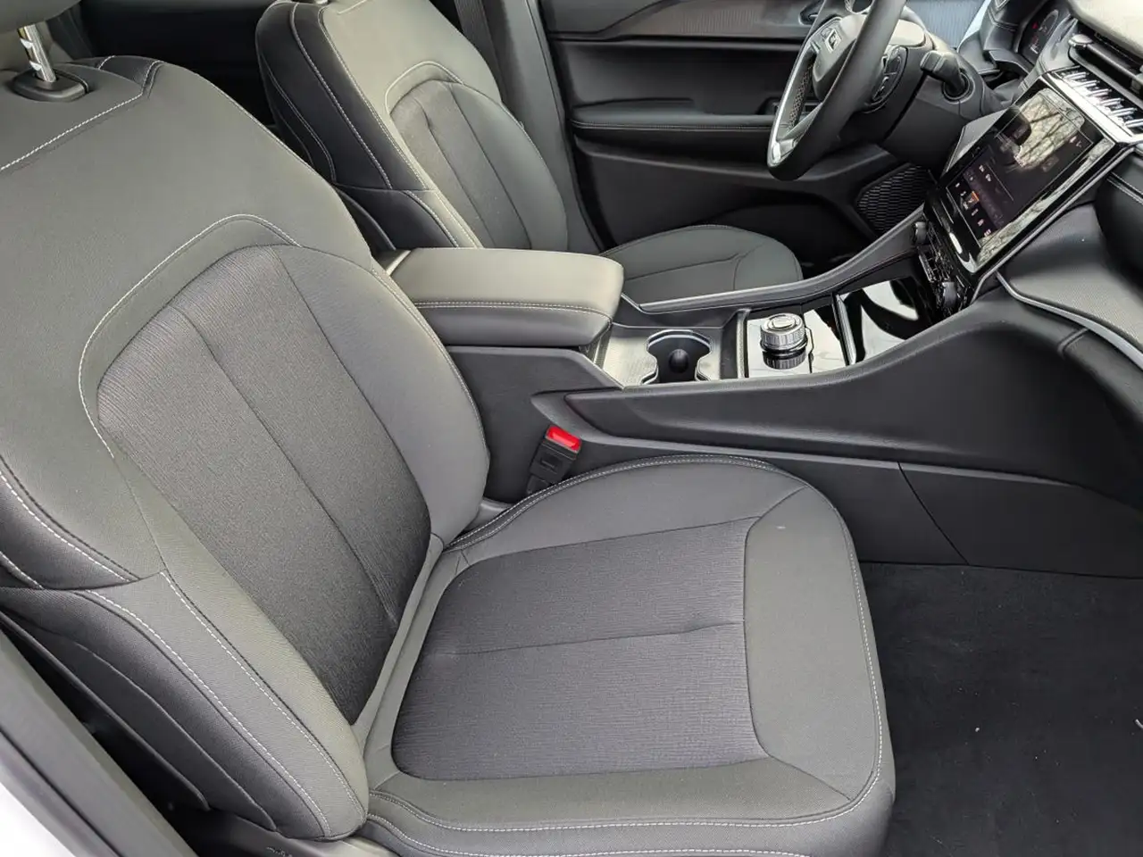 Jeep Grand Cherokee - Image 10