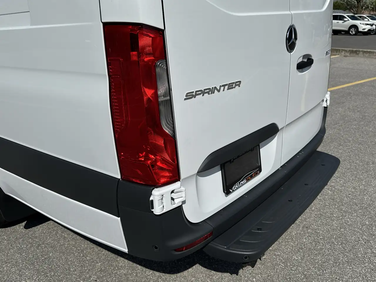 Mercedes-Benz Sprinter - Image 11