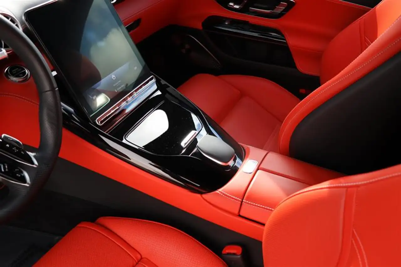 Mercedes-Benz SL - Image 12