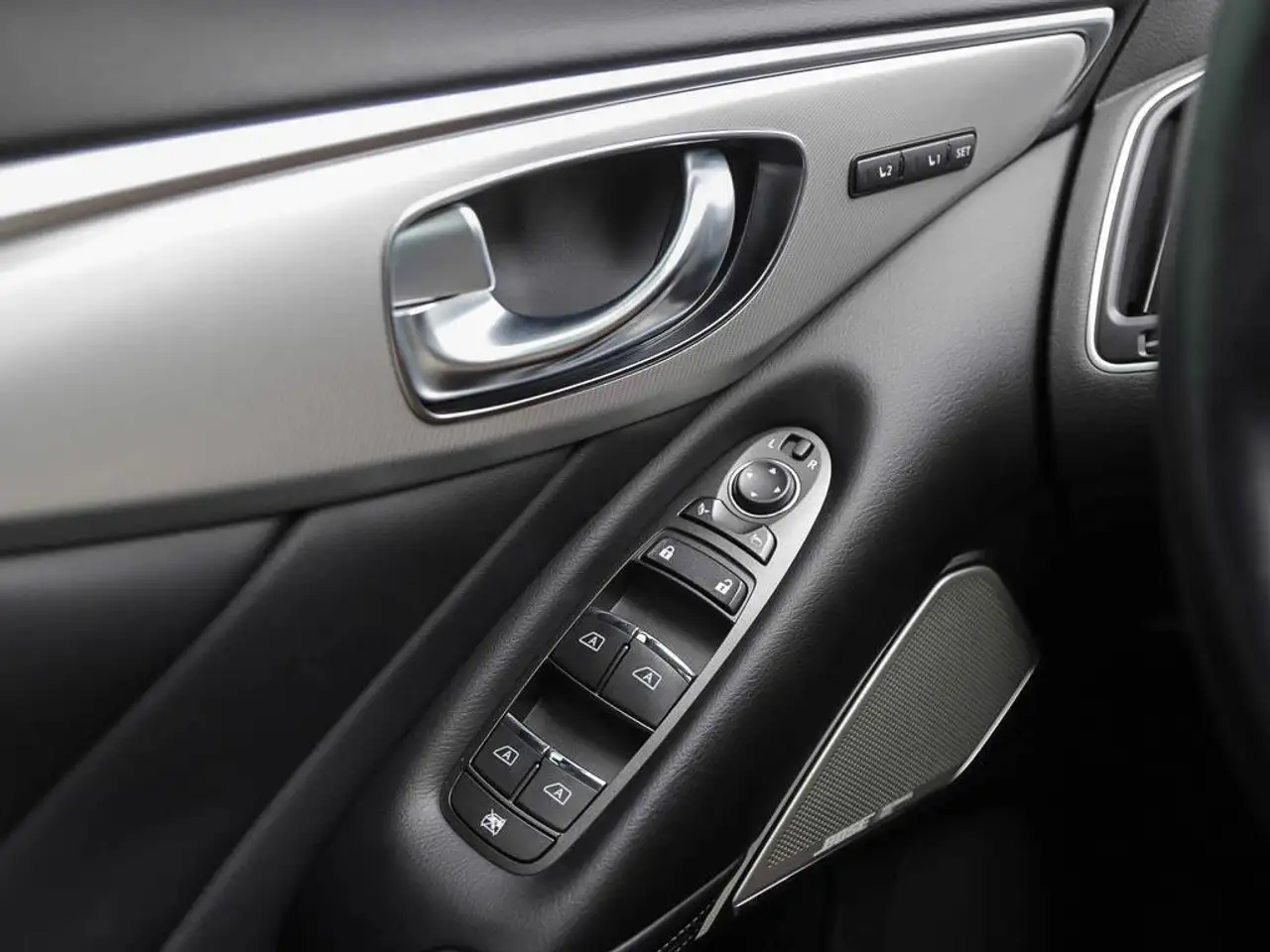 Infiniti Q50 - Image 21