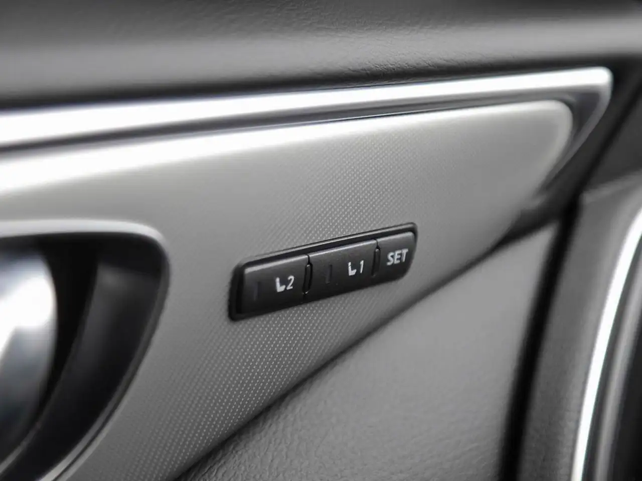 Infiniti Q50 - Image 35