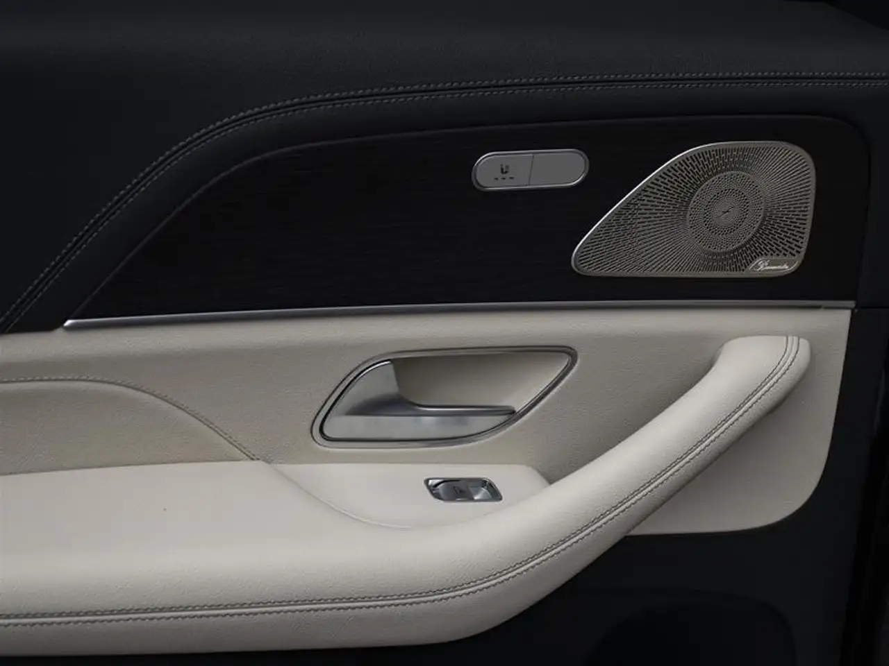 Mercedes-Benz GLE - Image 19