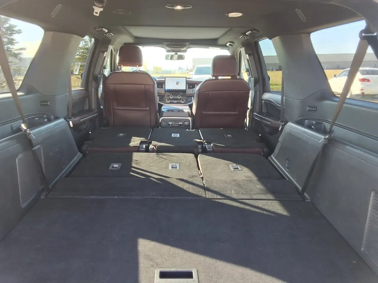 Ford Expedition - Image 22